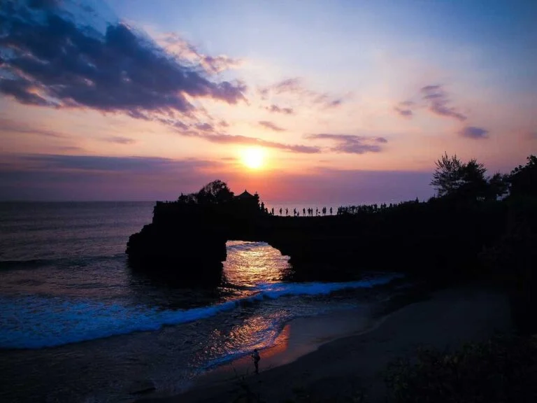 tanah lot sunset .jpg