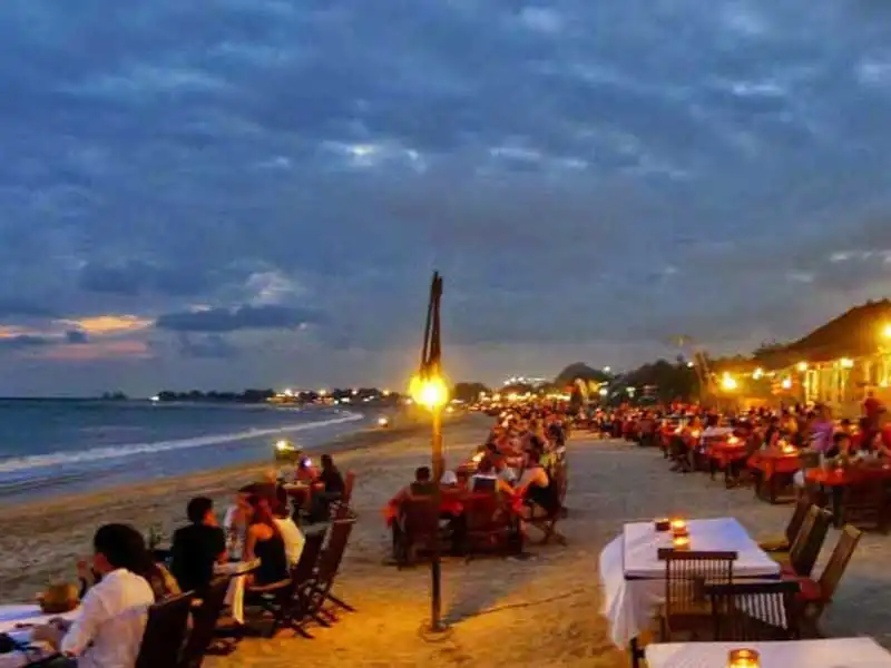 uluwatu sunset dinner
